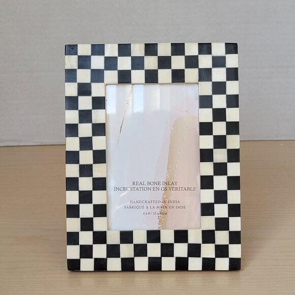 Shaila Anant Black White Check Bone Inlay and Wood Checkered Picture Frame 4 x 6 - Picture 6 of 15